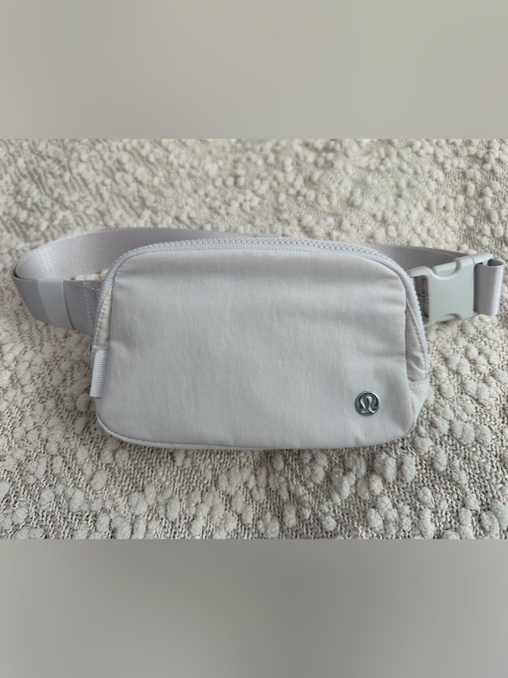 Lululemon Everywhere Belt Bag 1L in White Opal Like New